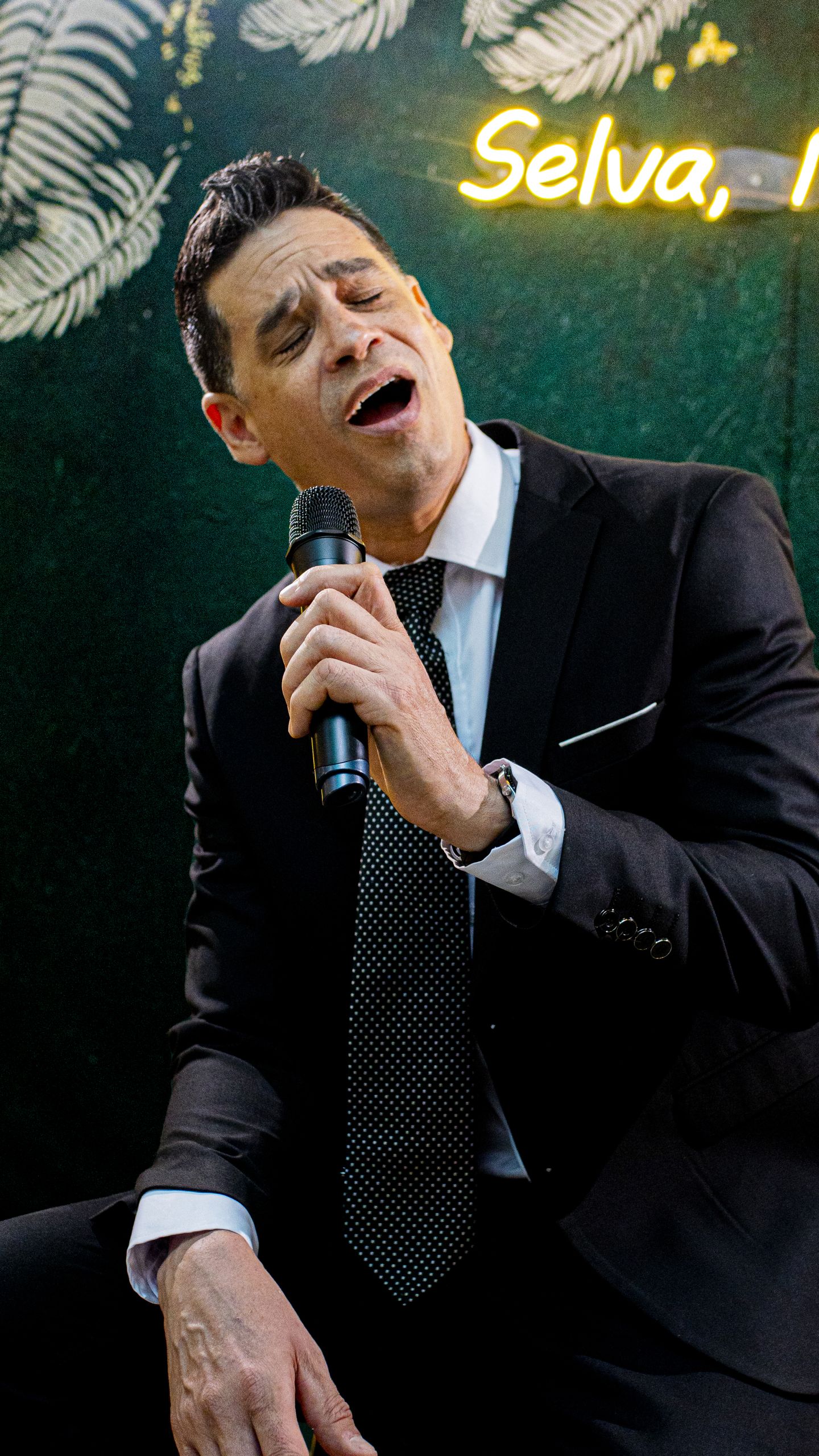 FernandoCantanteOutfitFluxEnero2026